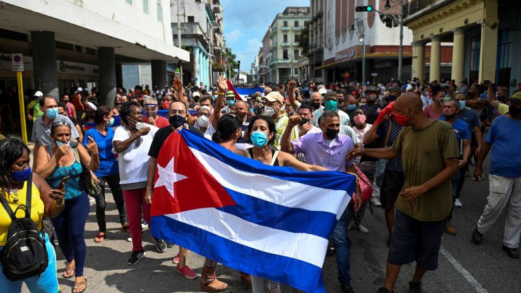 Facebook oculta mensagem de apoio a cubanos: “esta foto pode incomodar algumas pessoas”